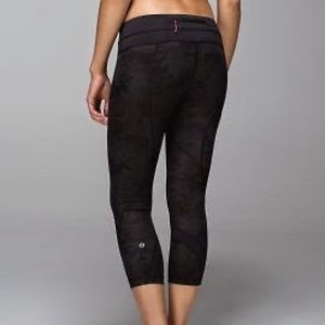 Lululemon Run Inspire Black Savasana Camo
